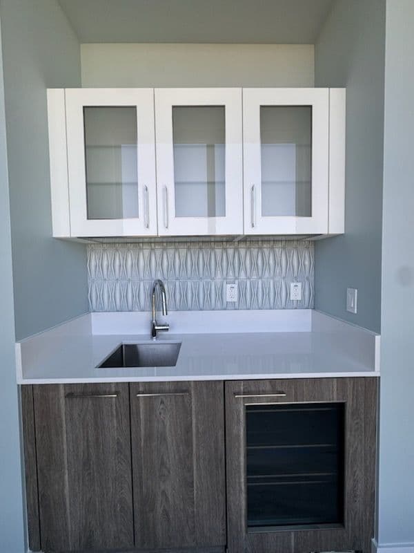 Sleek Bayshore Condo Kitchen and Laundry Redesign